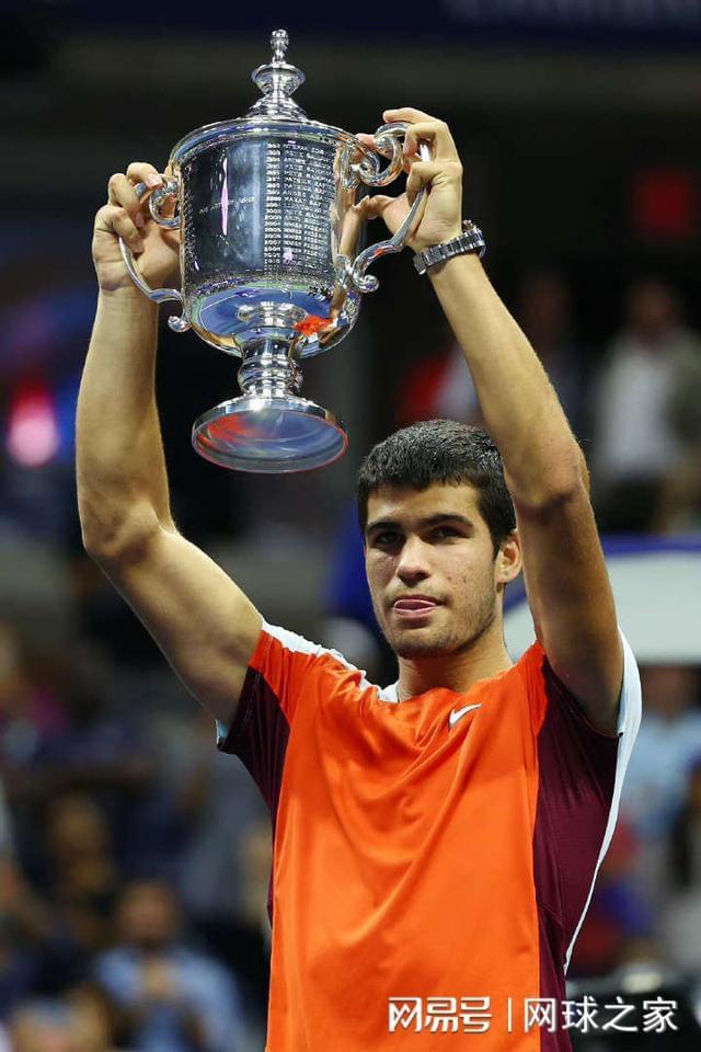 而在两个瞬 而在两个瞬